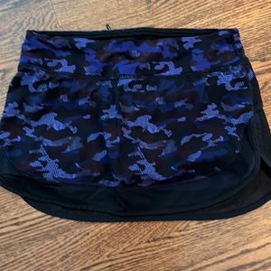 Lululemon Camo tennis skirt size 6